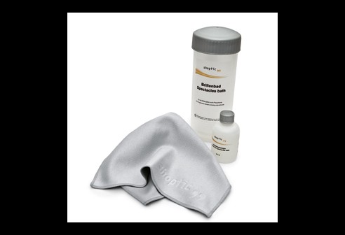 Assortiment de produits de nettoyage pour lunettes