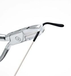 Pince à ménisquer et à ajuster les branches