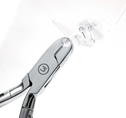 Pince coupante frontale spéciale accroches plastiques