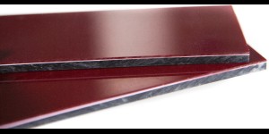 Matériau plastique, rouge/blanc/gris fumée 150x6x65mm