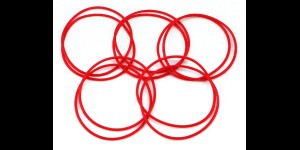 Anneau pour verres rouge épaisseur 0.85mm diamètre 26mm
