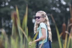 B&S zonnebril voor 8 tot 10 jaar lila-met lila verspiegeling maat M